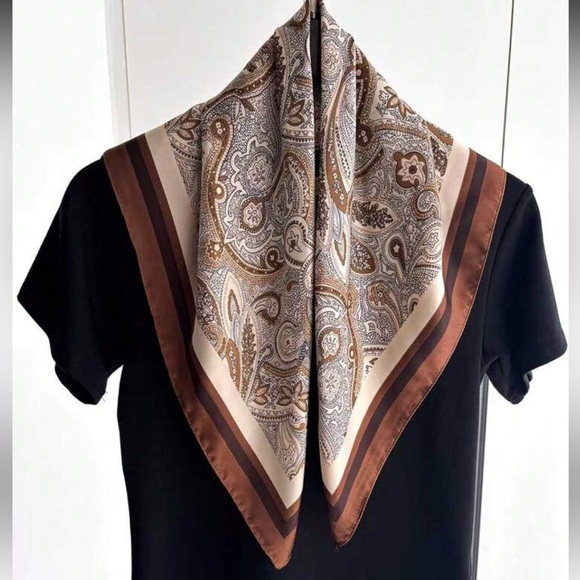 Paisley Scarf P110 - Picture 3 of 7